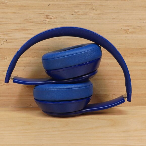 Beats by Dr. Dre Solo2 Wired Over the Ear Headphones, Model B0518, Blue - Picture 10 of 10